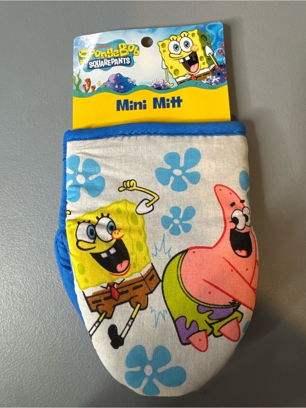 Nickelodeon SpongeBob SquarePants and Patrick kitchen Mini Mitt graphic novelty